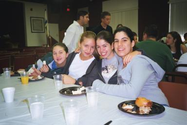 Laura, Lara, Sara, Janie.jpg (16132 bytes)