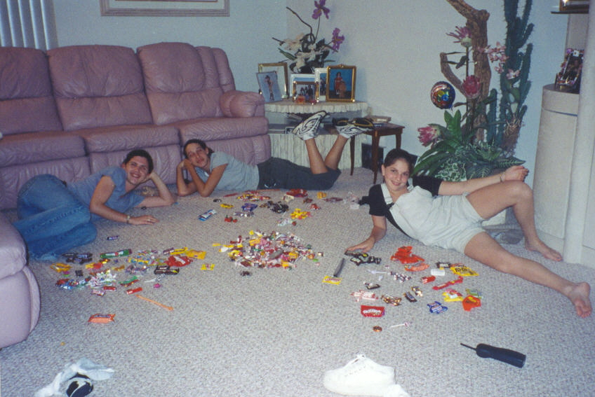 halom-sleepover.jpg (344987 bytes)